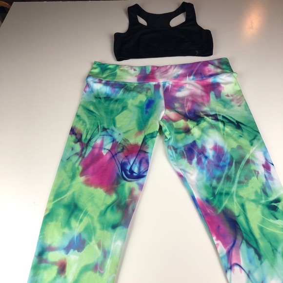 Yoga, running, workout capris and sports bra - Picture 10 of 10